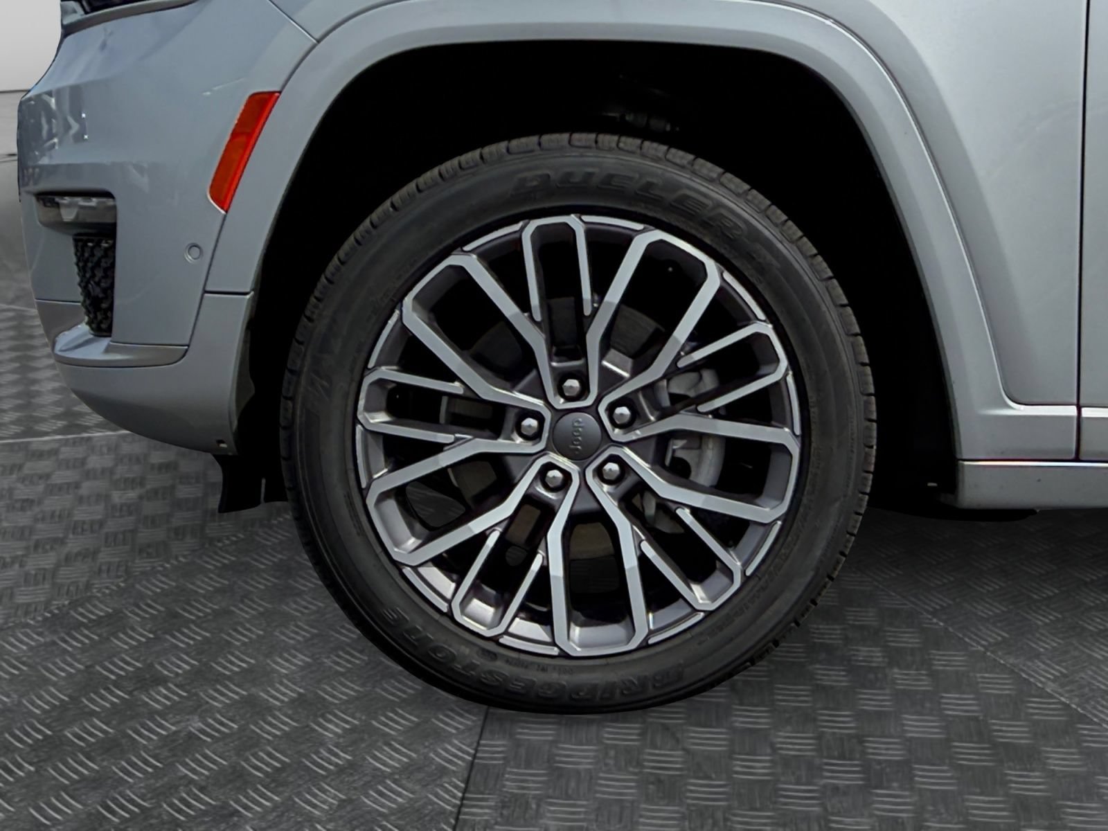 Used 2021 Jeep Grand Cherokee L Summit AWD/4WD image 16