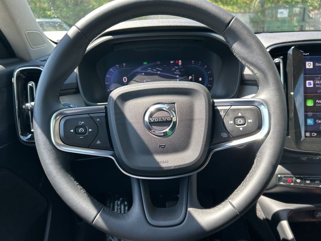 Used 2025 Volvo XC40 B5 Core AWD/4WD image 10