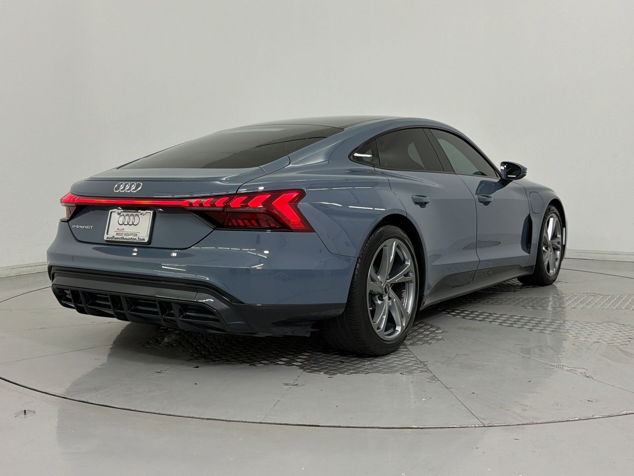Used 2023 Audi e-tron GT Premium Plus AWD/4WD image 7