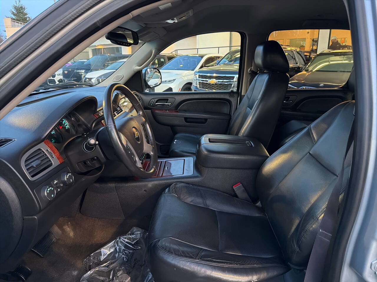 Used 2013 Chevrolet Suburban LTZ image 34