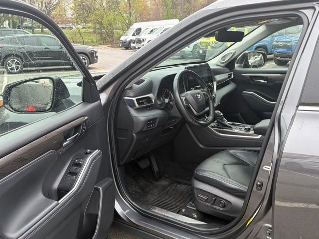 Used 2022 Toyota Highlander Platinum AWD/4WD image 15