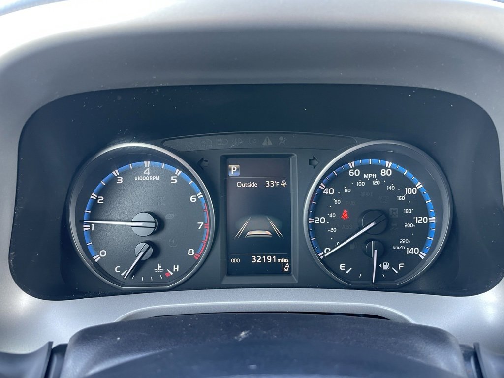 Used 2018 Toyota RAV4 LE image 9