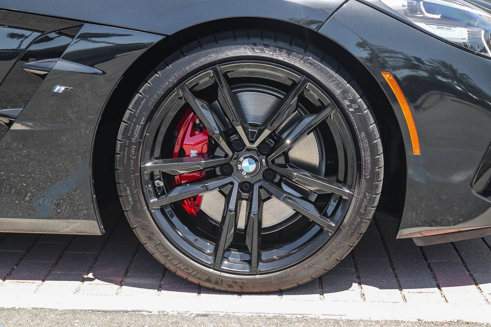 Used 2022 BMW Z4 M40i w/ Driving Assistance Package RWD image 10