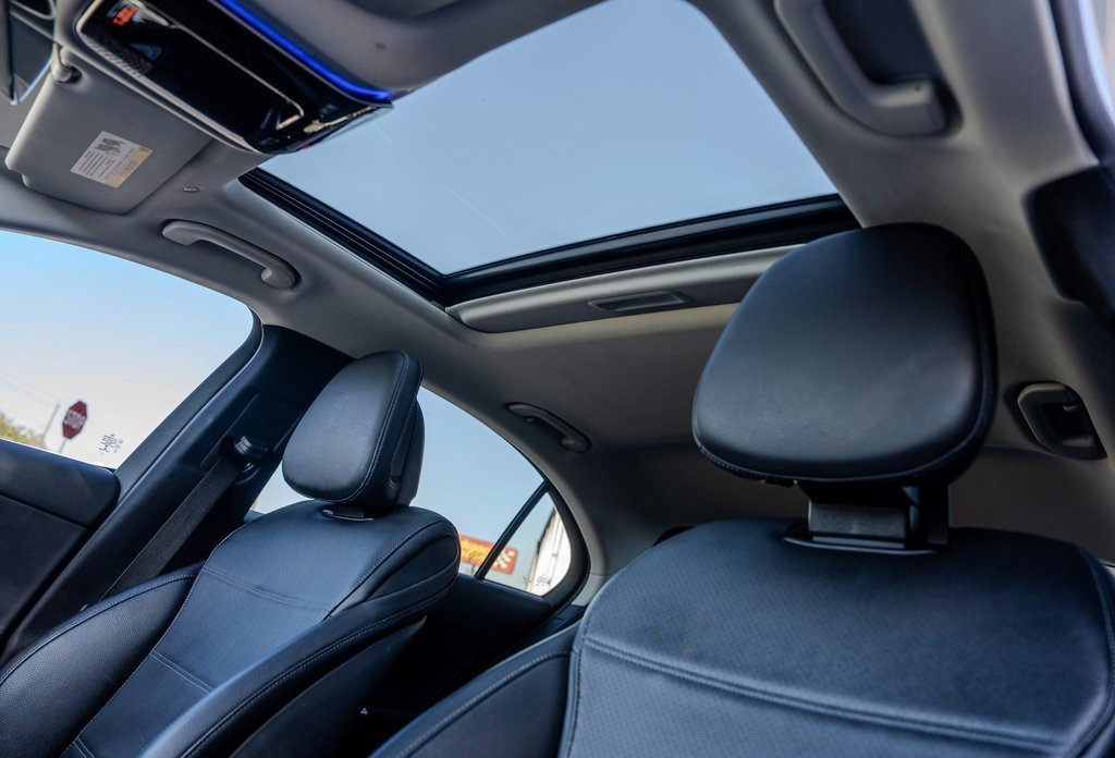 Used 2022 Mercedes-Benz C 300 Sedan image 17