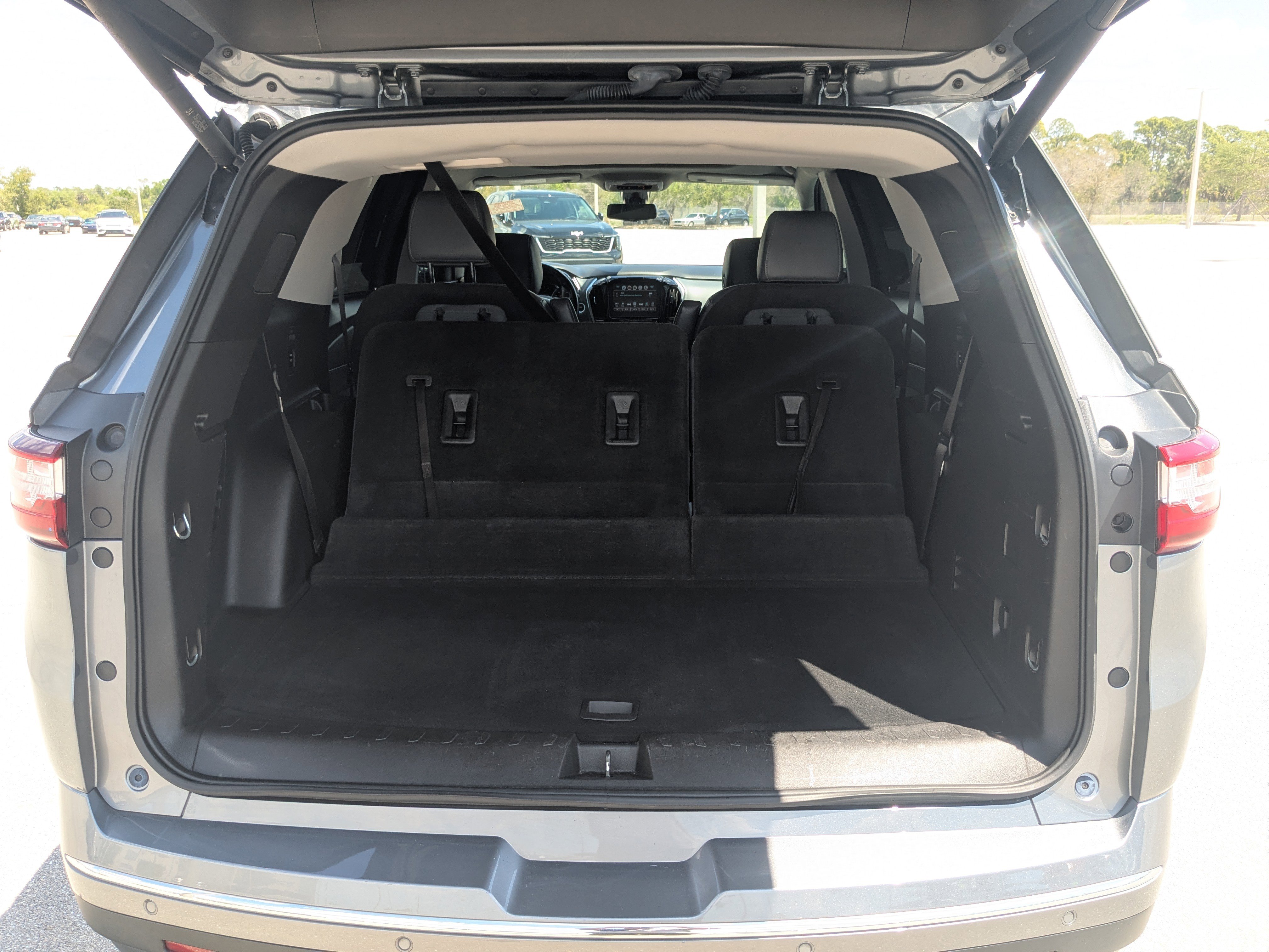 Used 2019 Chevrolet Traverse Premier w/ Driver Confidence II Package image 16