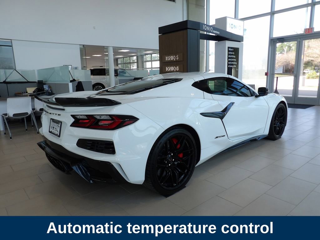 Used 2024 Chevrolet Corvette Z06 w/ Stealth Interior Trim Package image 4