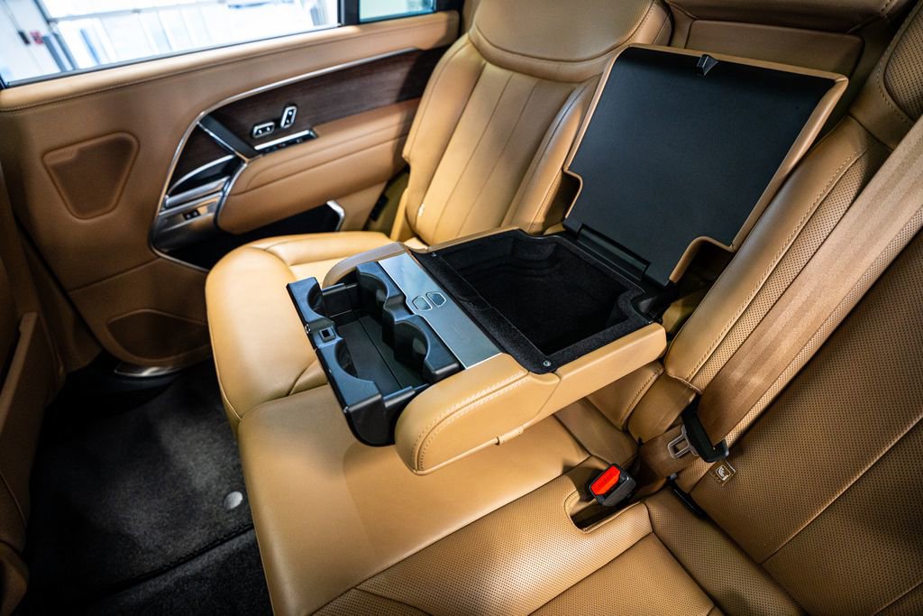 Used 2023 Land Rover Range Rover Long Wheelbase SE image 52