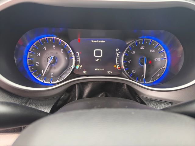 Used 2023 Chrysler Pacifica Touring-L FWD image 28