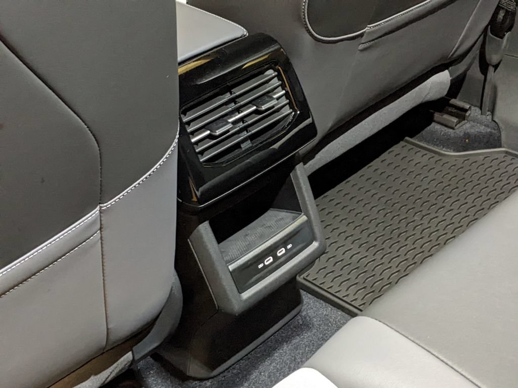 New 2026 Volkswagen ID.4 Pro AWD/4WD image 23