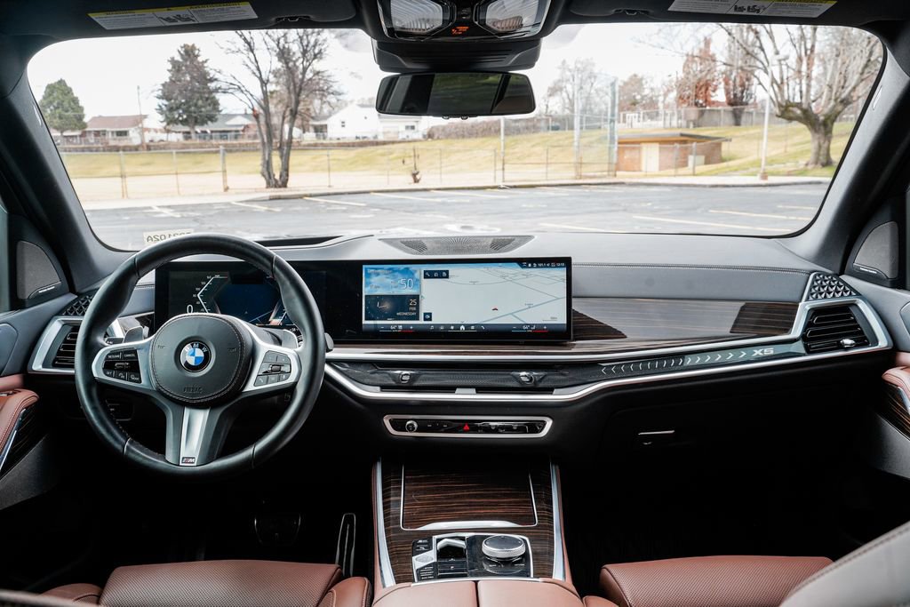 Used 2024 BMW X5 xDrive40i w/ M Sport Package image 12