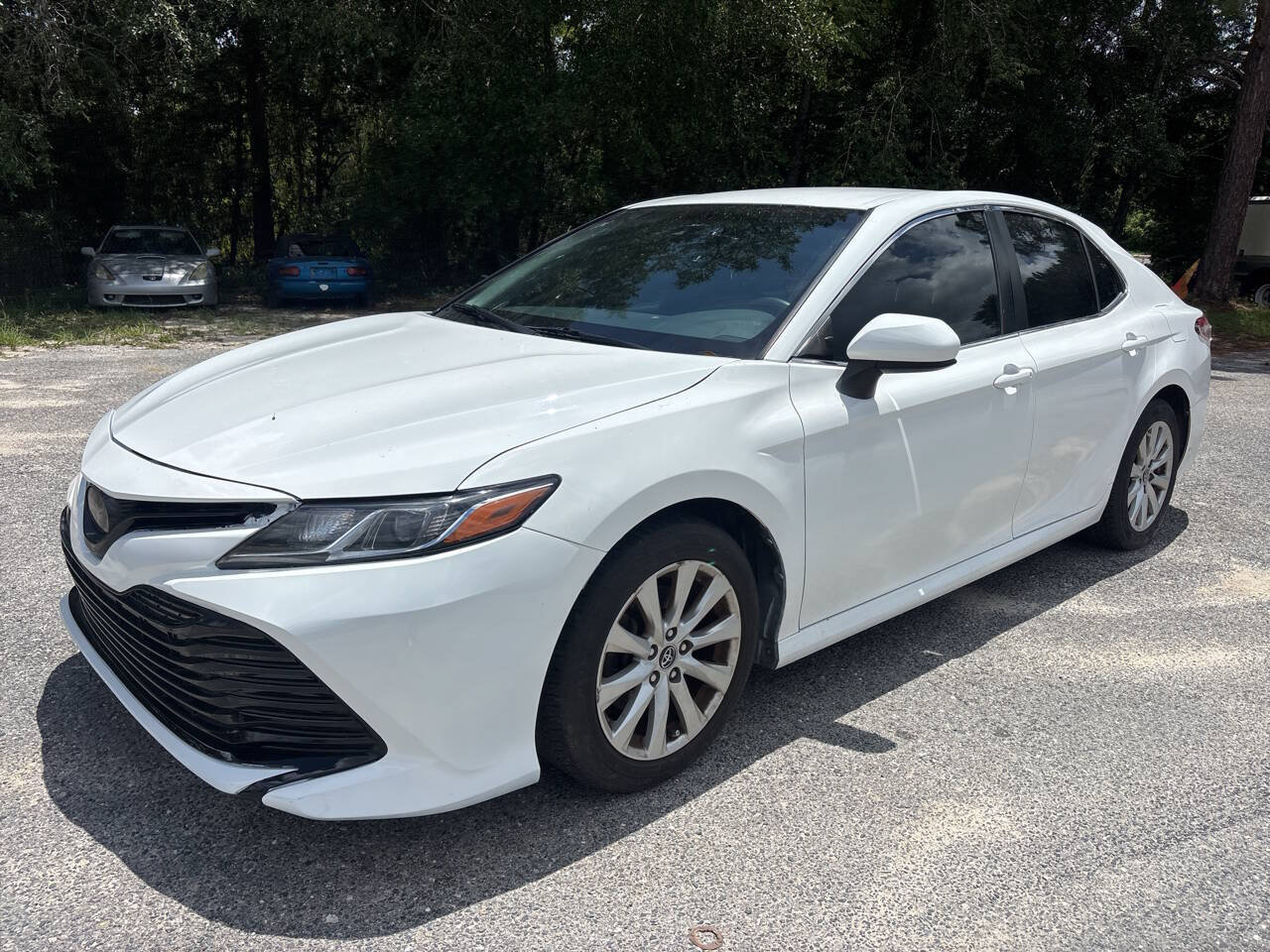 Used 2018 Toyota Camry LE FWD image 2