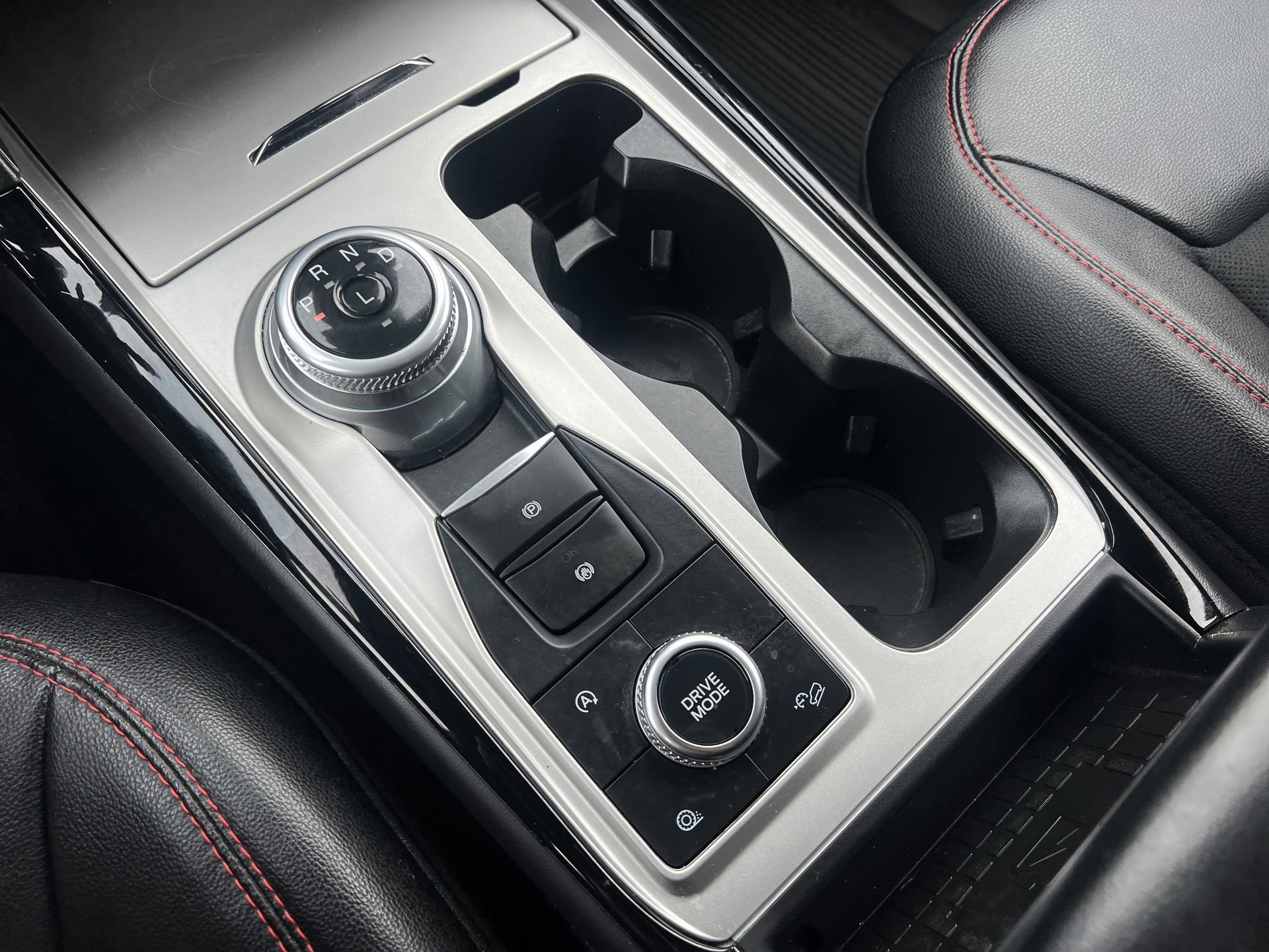 Certified 2023 Ford Explorer ST-Line w/ Class IV Trailer Tow Package image 11