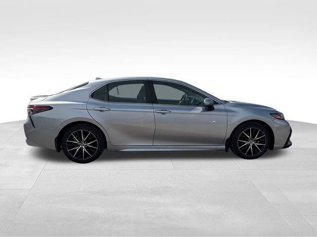 Used 2024 Toyota Camry SE FWD image 4