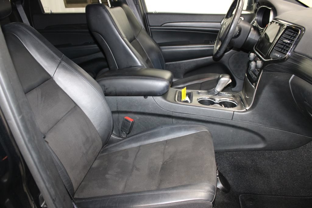 Used 2022 Jeep Grand Cherokee Laredo X RWD image 19