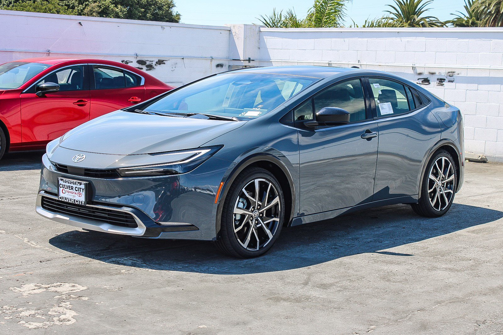 New 2026 Toyota Prius Plug-In Hybrid FWD image 3