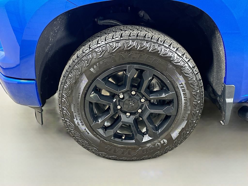 Used 2023 Chevrolet Silverado 1500 RST w/ Z71 Off-Road Package AWD/4WD image 8