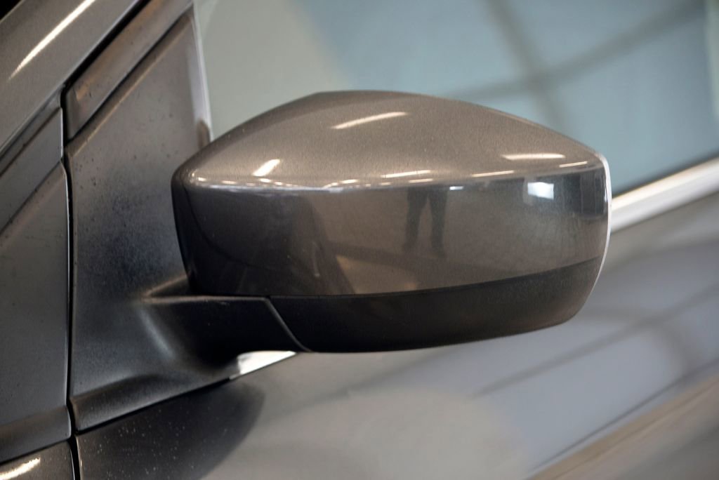 Used 2019 Ford Escape SEL image 12