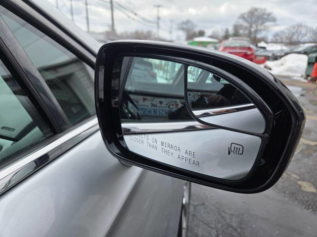 Used 2015 Ford Fusion SE w/ Equipment Group 201A image 23