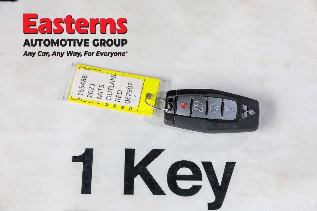 Used 2023 Mitsubishi Outlander SE image 24