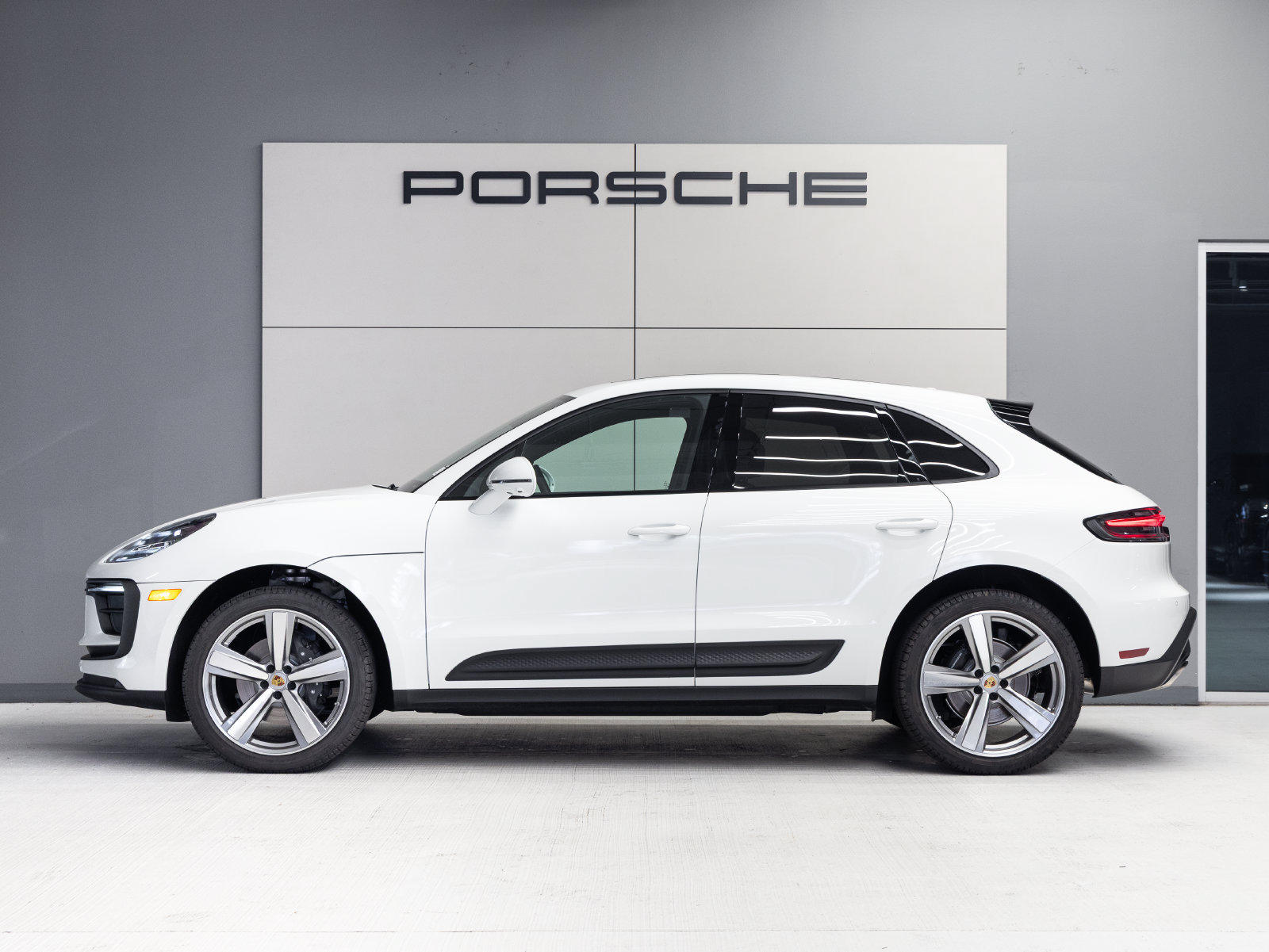 New 2026 Porsche Macan AWD/4WD image 2