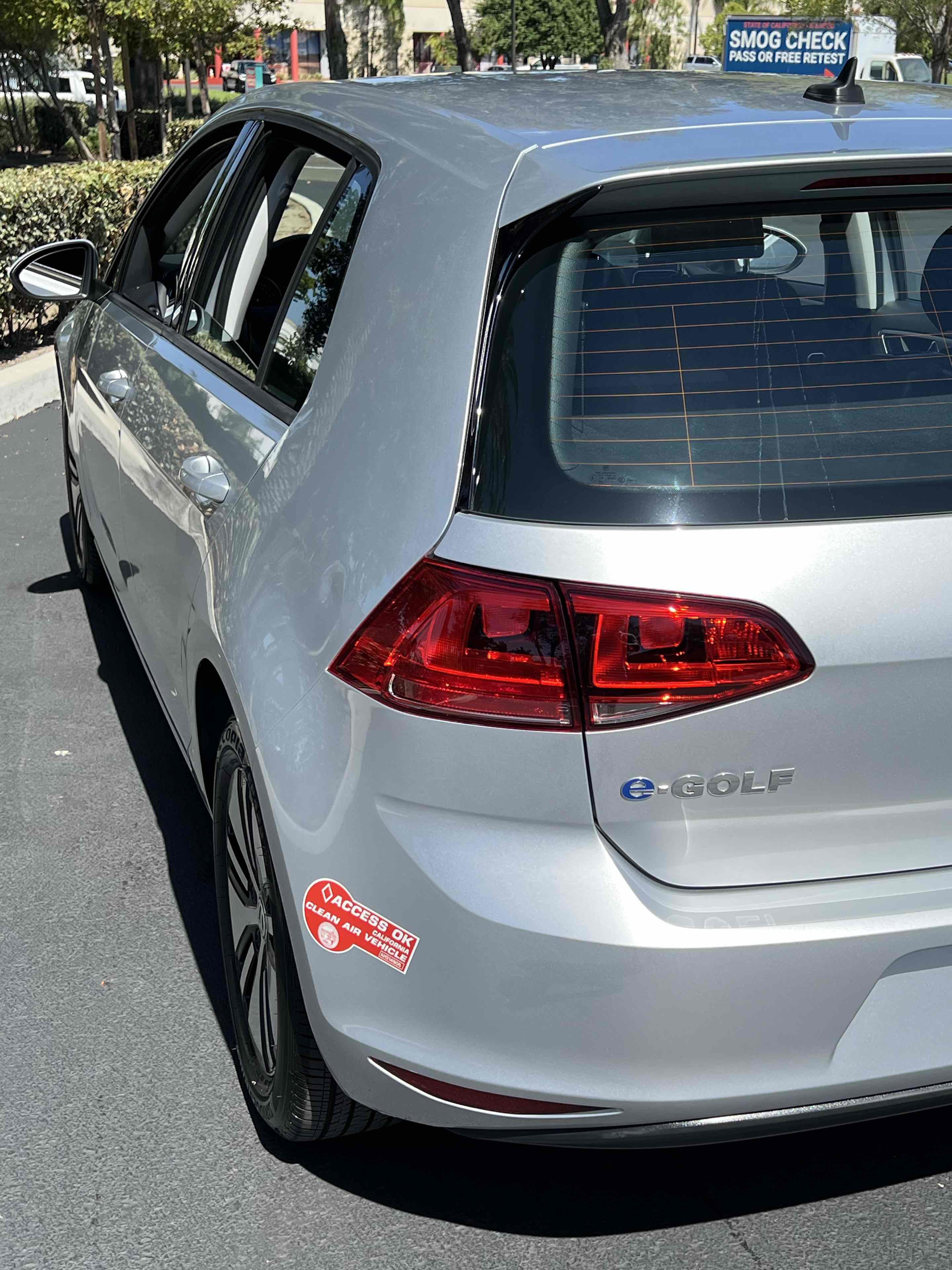 Used 2016 Volkswagen e-Golf SE w/ DC Fast Charging Package image 50