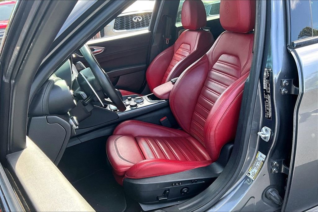 Used 2022 Alfa Romeo Giulia Veloce image 21