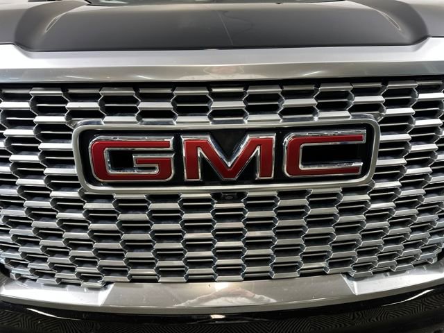 Used 2021 GMC Yukon Denali image 9