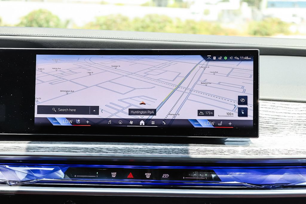 Used 2025 BMW i7 xDrive60 AWD/4WD image 15