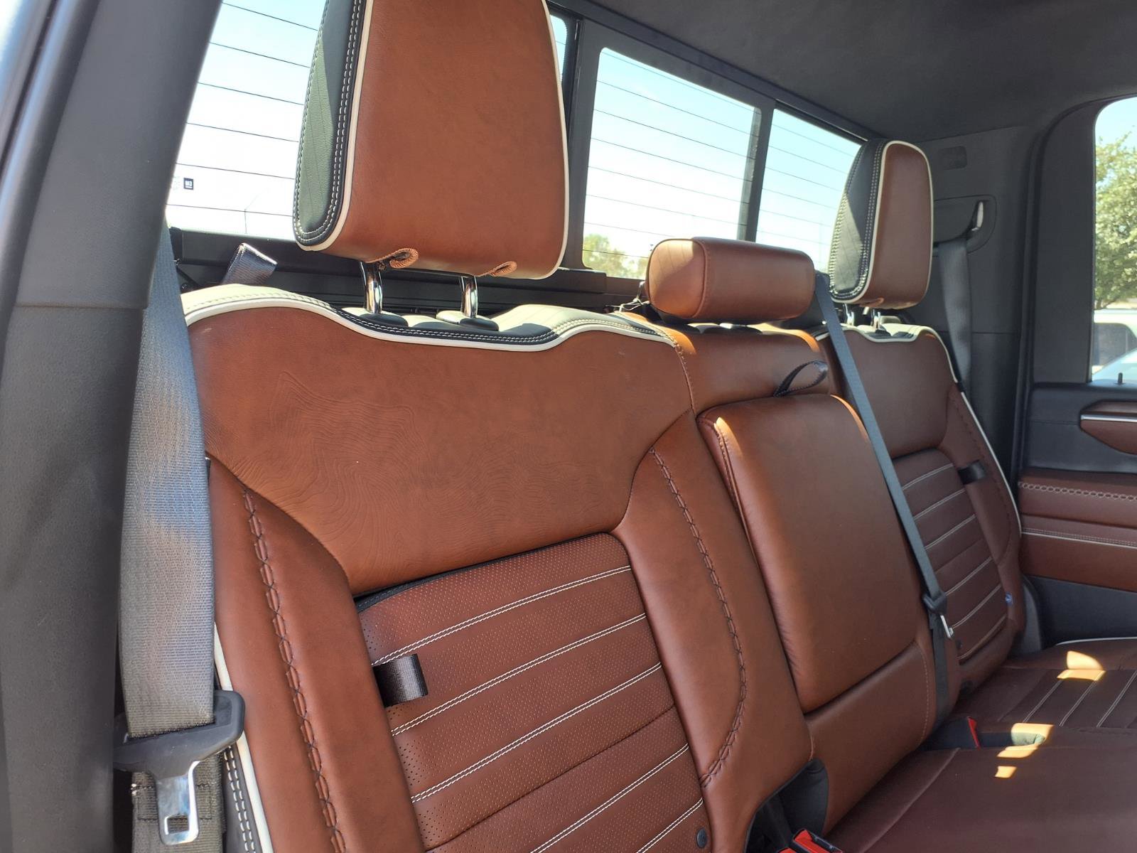 Used 2025 GMC Sierra 2500 Denali Ultimate w/ Max Trailering Package AWD/4WD image 15