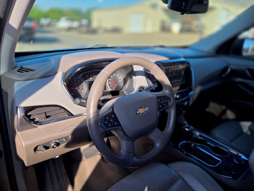 Used 2019 Chevrolet Traverse Premier w/ LPO, Cargo Package AWD/4WD image 18