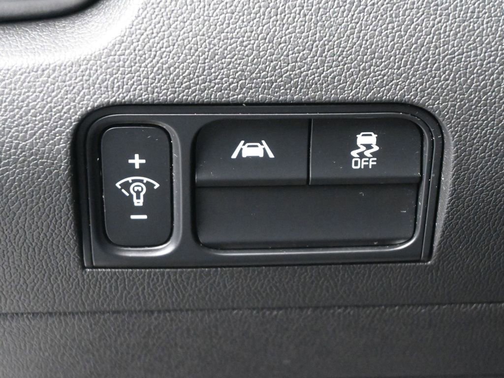 Used 2022 Kia Sorento LX image 5