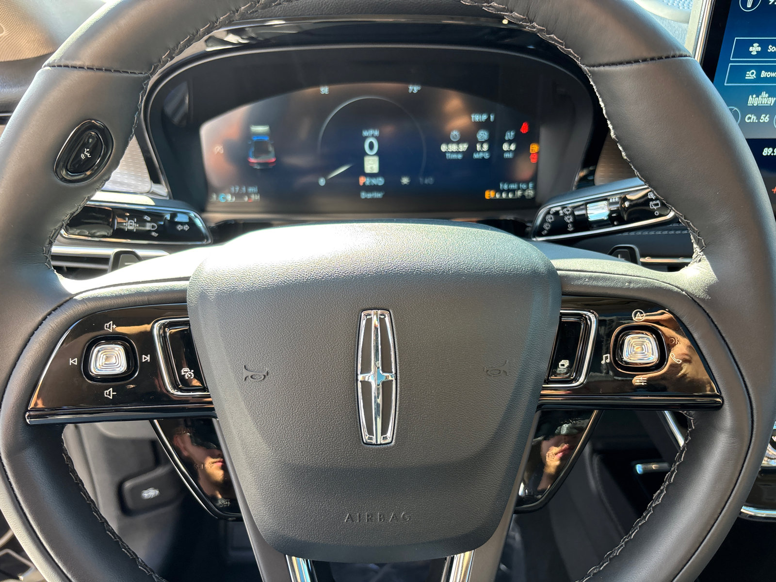 New 2025 Lincoln Corsair Reserve image 16