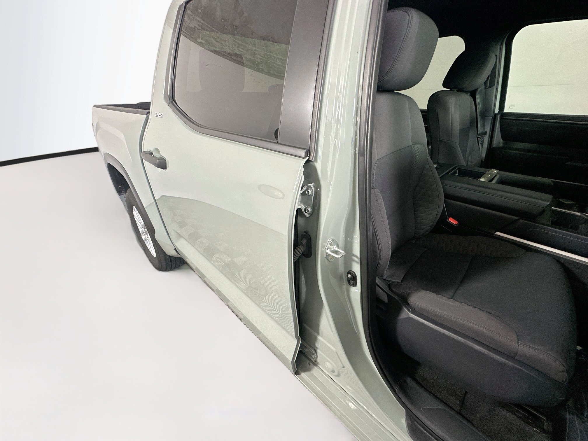 Used 2025 Toyota Tundra SR5 w/ SR5 Convenience Package AWD/4WD image 28