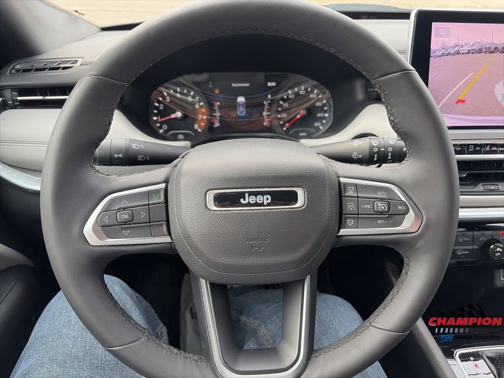 Used 2025 Jeep Compass Limited image 20