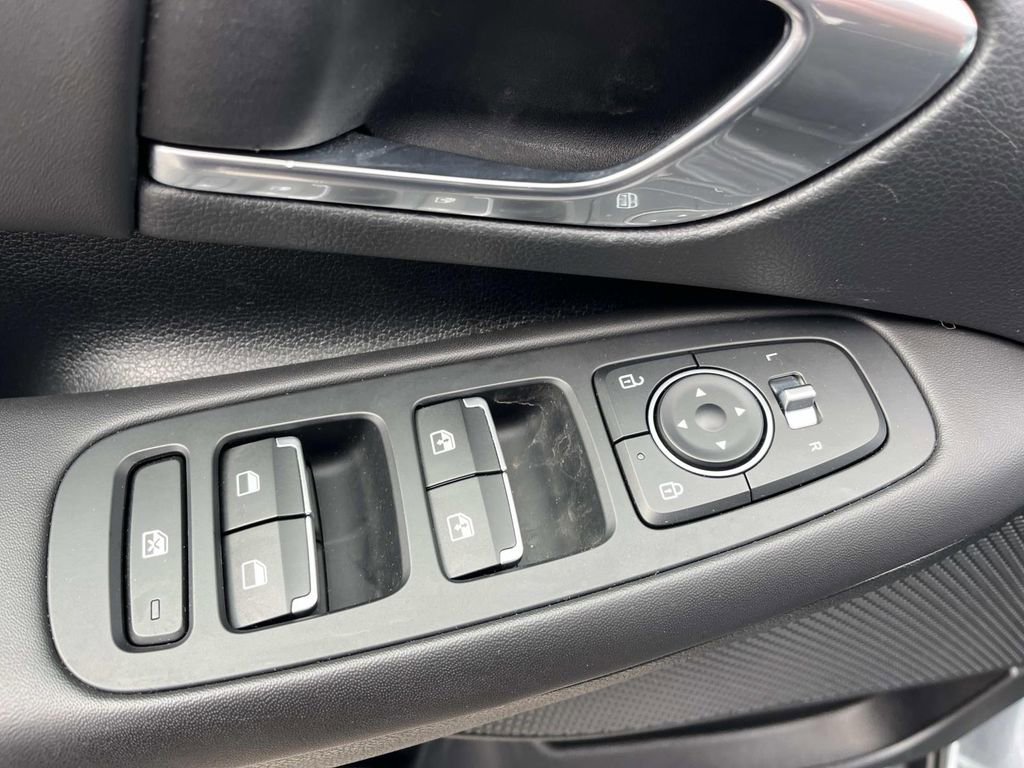 Used 2023 Hyundai Sonata SEL w/ Preferred Accessory Package image 25