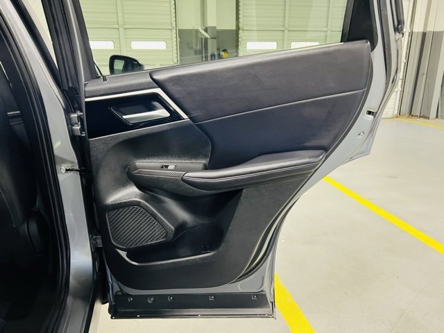 Used 2024 Mitsubishi Outlander SE image 28