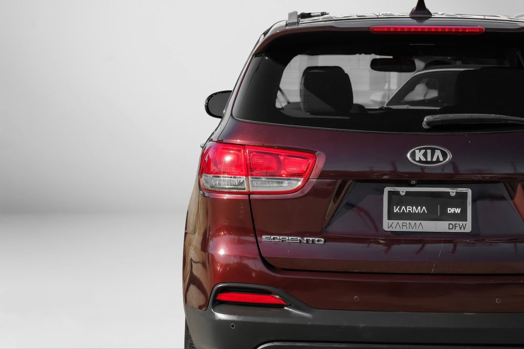 Used 2017 Kia Sorento LX w/ LX Convenience Package image 53