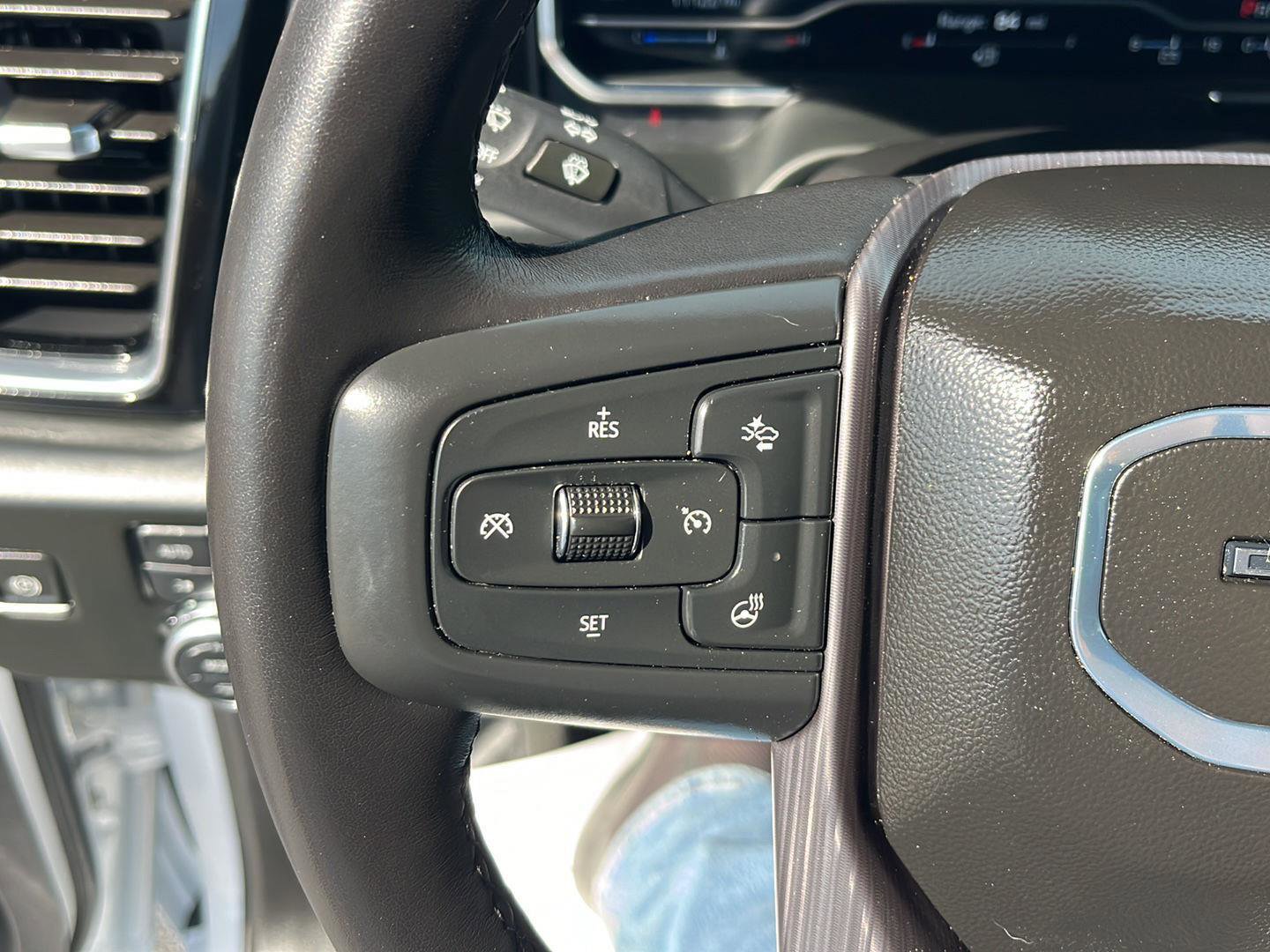 Used 2024 GMC Sierra 2500 Denali Ultimate w/ Max Trailering Package image 11