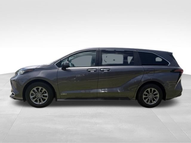 Used 2021 Toyota Sienna XLE AWD/4WD image 15