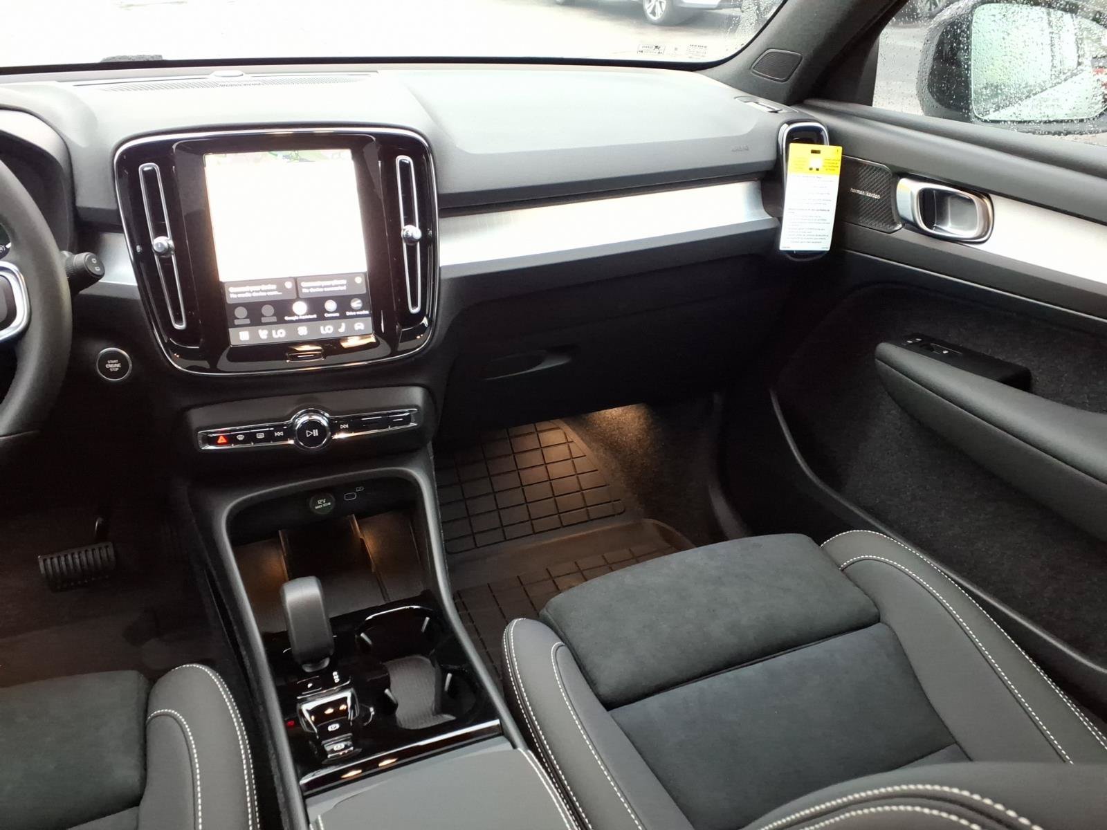 New 2026 Volvo XC40 B5 Ultra w/ Protection Package Premier AWD/4WD image 14