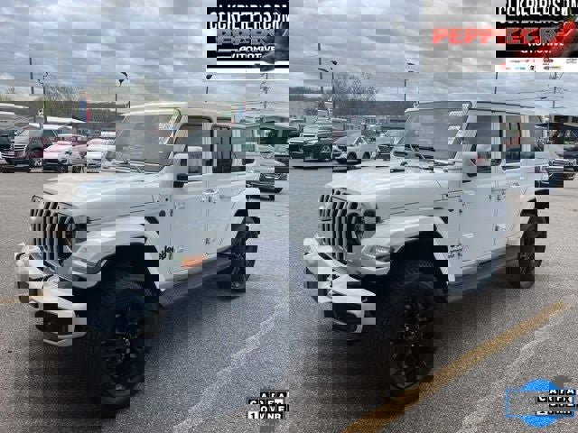 Used 2022 Jeep Wrangler Unlimited Sahara image 1
