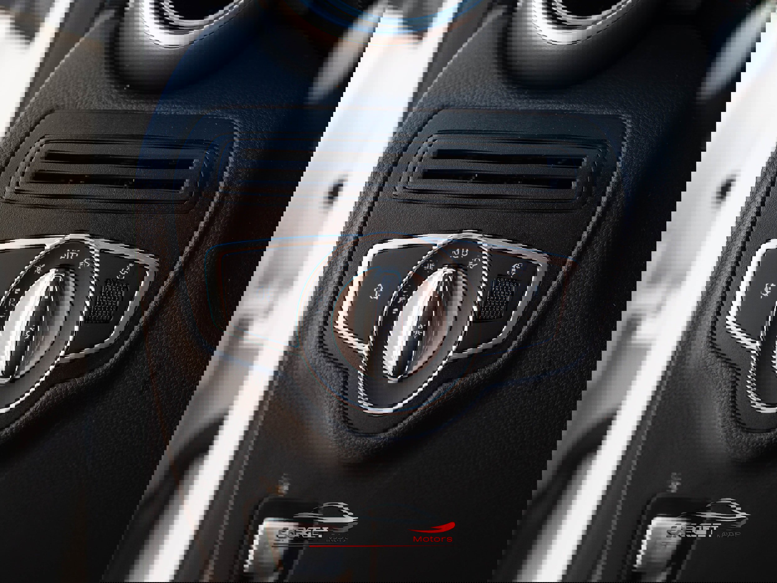 Used 2018 Mercedes-Benz GLC 300 4MATIC Coupe image 39