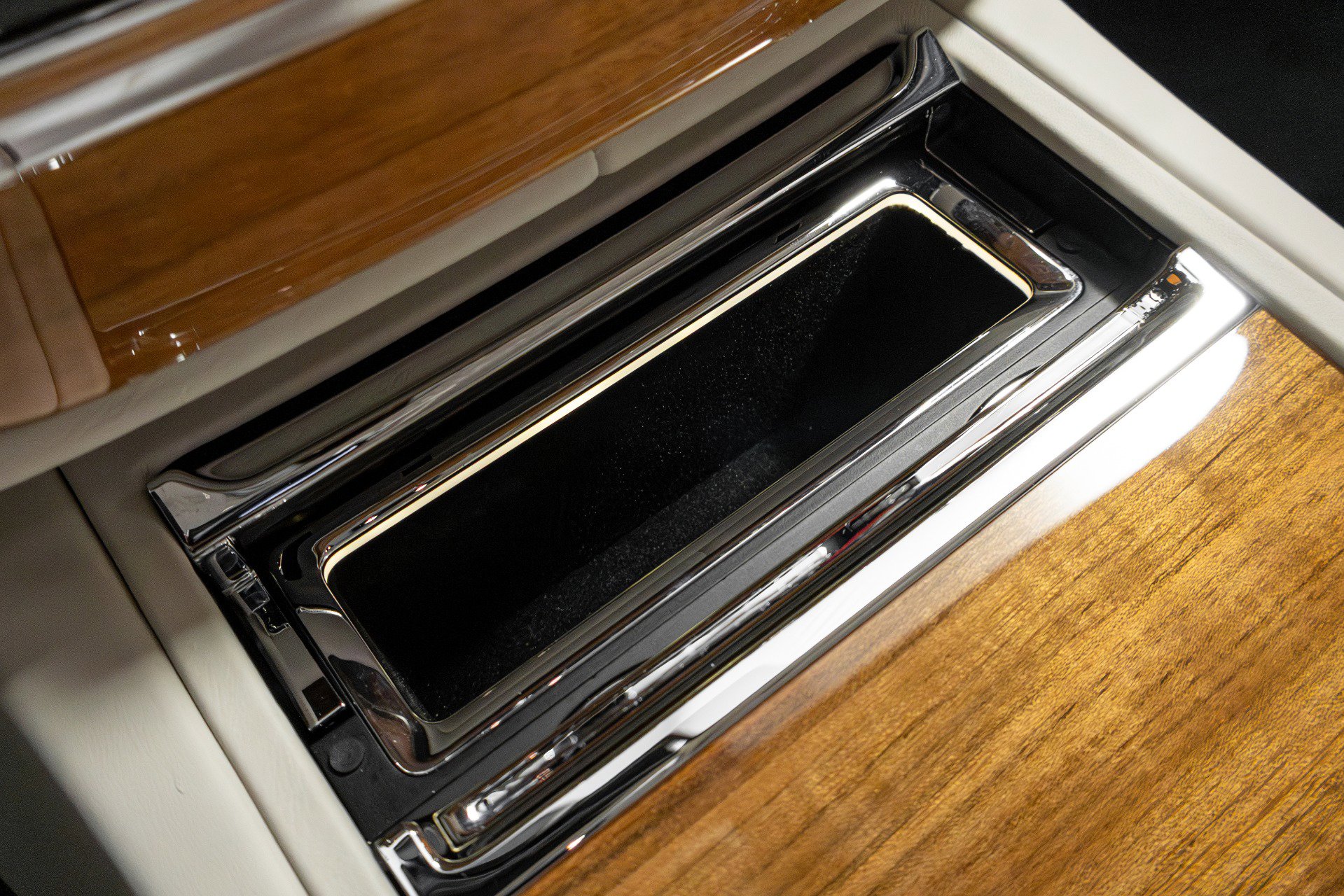 Used 2019 Rolls-Royce Phantom Sedan image 89