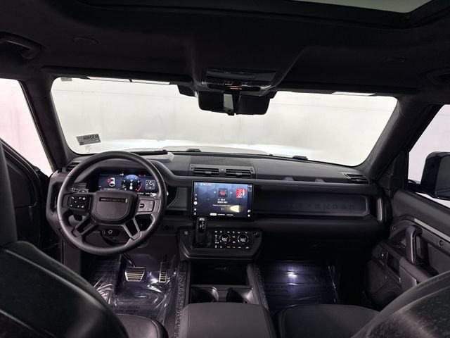Used 2025 Land Rover Defender 110 AWD/4WD image 23