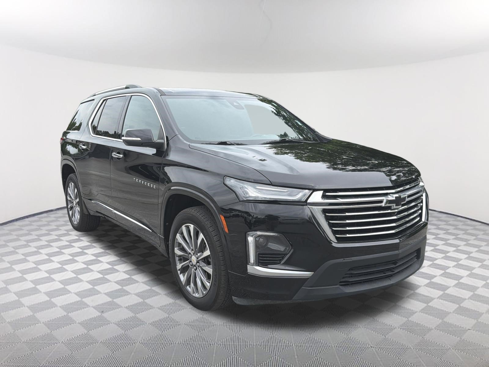 Certified 2023 Chevrolet Traverse Premier FWD image 3