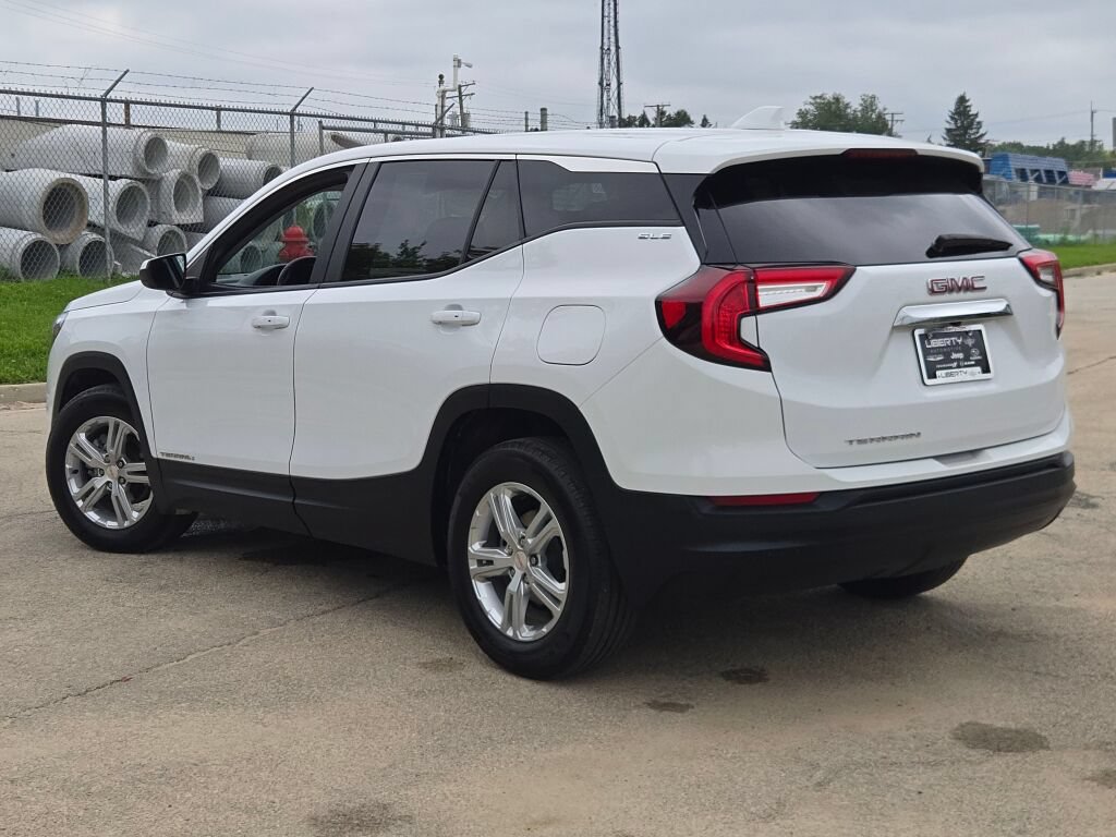 Used 2024 GMC Terrain SLE FWD image 18