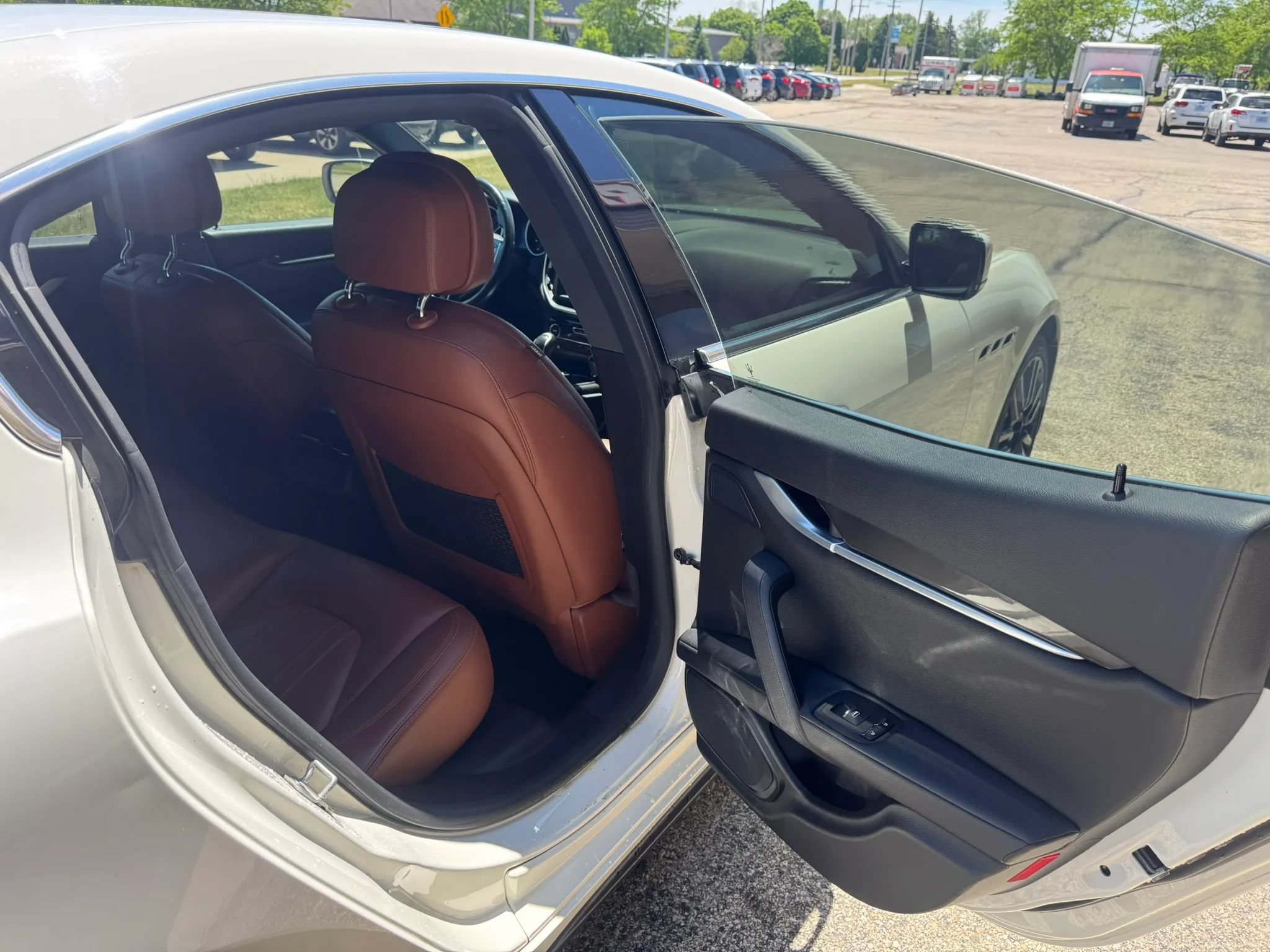 Used 2015 Maserati Ghibli RWD image 14