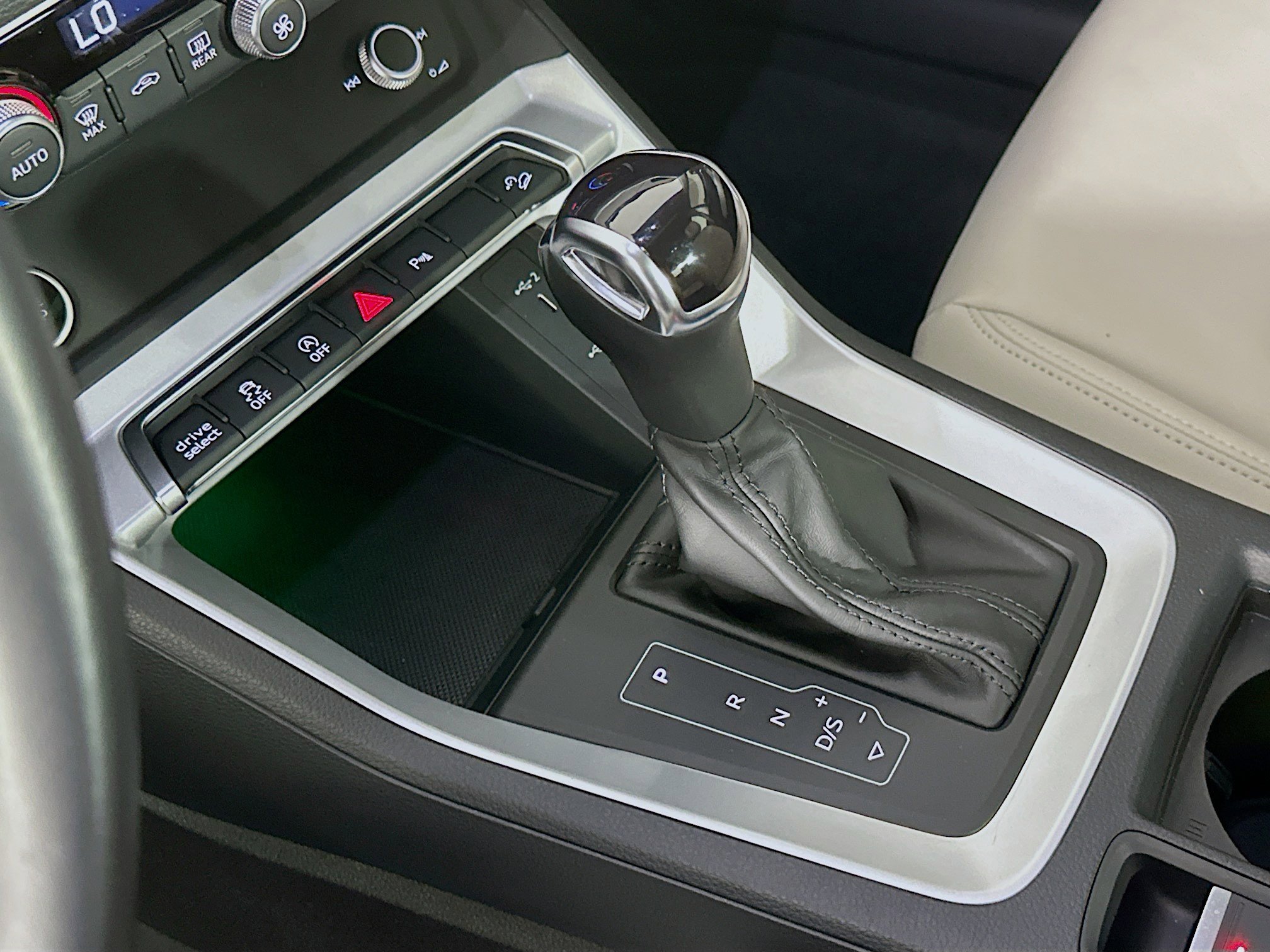 Used 2022 Audi Q3 2.0T Premium Plus w/ Premium Plus Package image 24