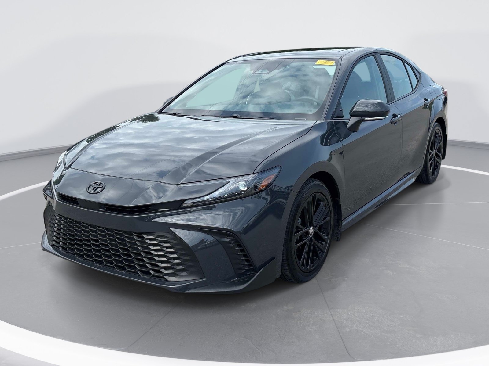 Used 2026 Toyota Camry SE FWD image 3