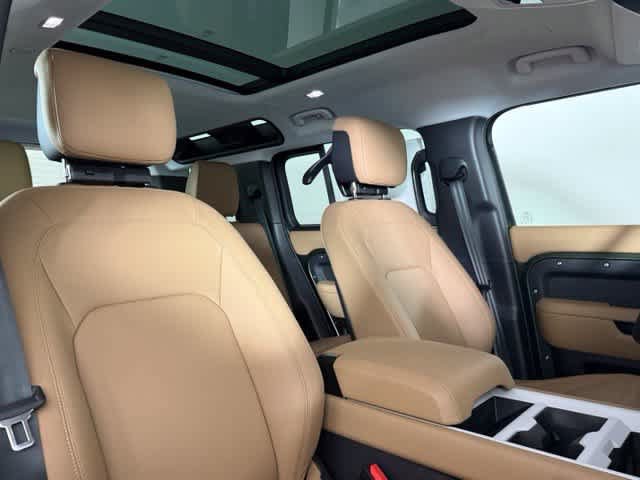 New 2026 Land Rover Defender 110 S AWD/4WD image 32